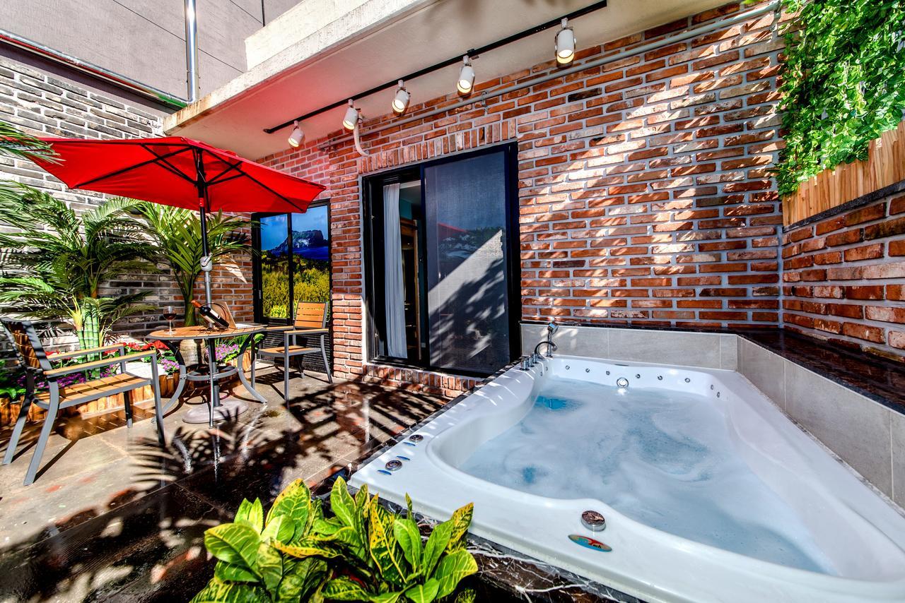 Jeju Hertz Hotel מראה חיצוני תמונה
