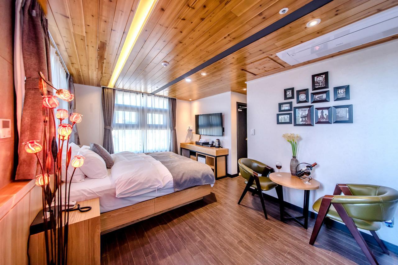 Jeju Hertz Hotel מראה חיצוני תמונה