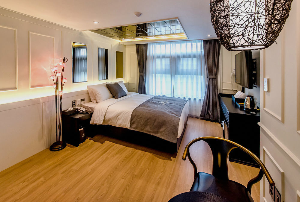Jeju Hertz Hotel מראה חיצוני תמונה